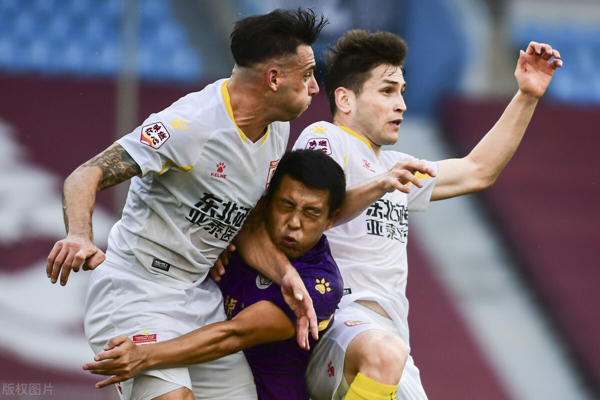 波士顿凯尔特人训练开放日，赛前单刀错失引欢呼，葡超在即，控场能力受关注(波士顿凯尔特人vs圣安东尼奥马刺)