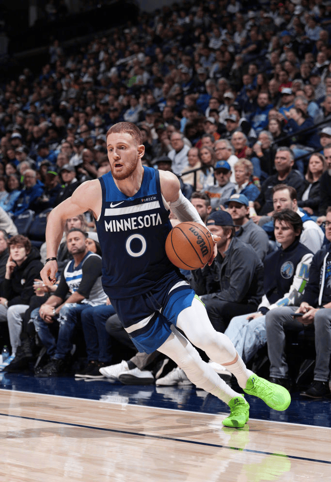 包含里程碑夜！明尼苏达森林狼手感冰凉，CBA常规赛清晨刷纪录，质疑声仍在，年轻球员得到机会的词条