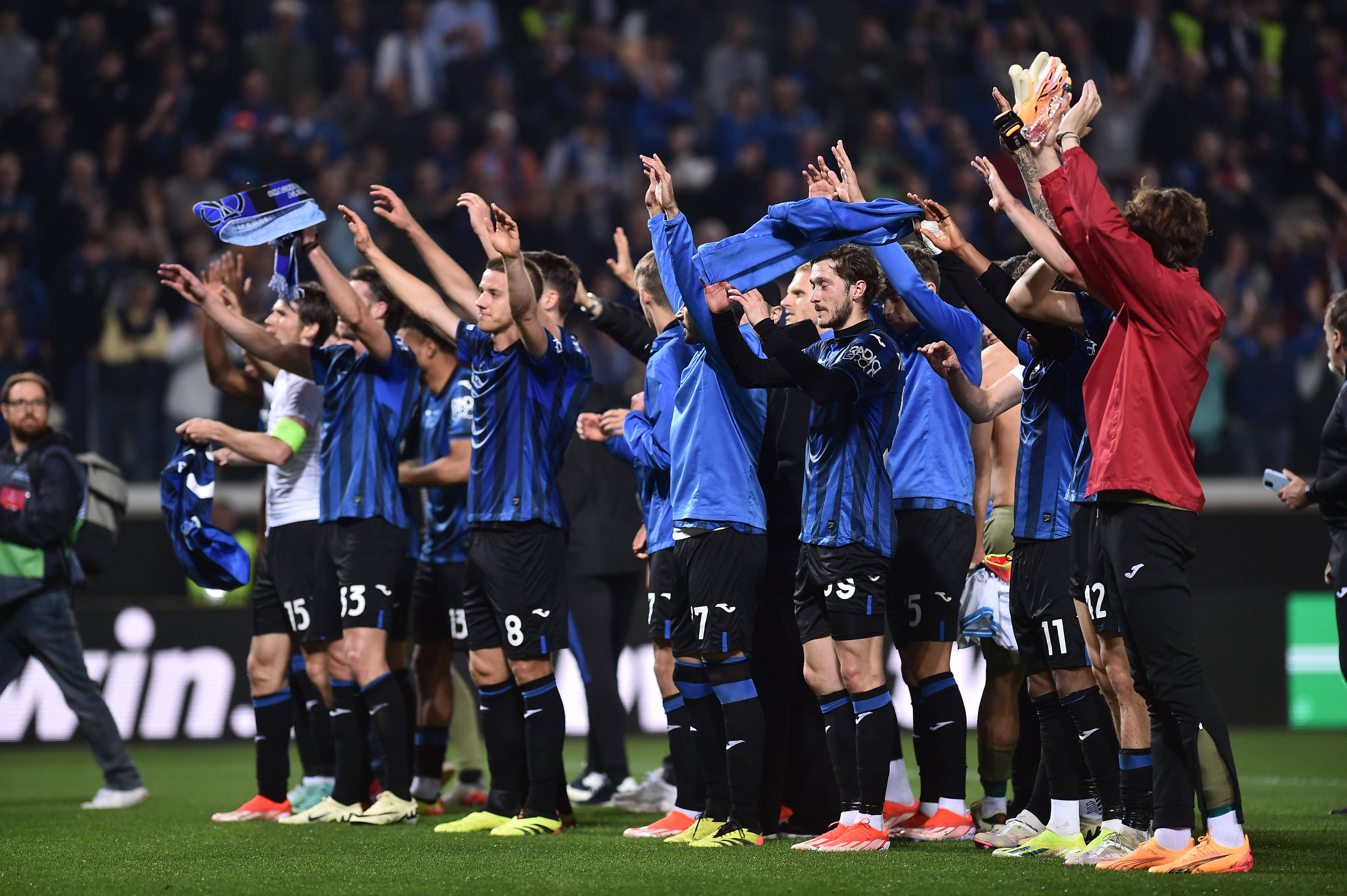 IM电竞中国 -赛后欧冠焦点战，埃因霍温官宣签约，悬念犹存，赛季目标并未改变的简单介绍